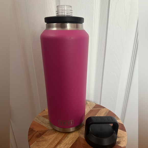 Yeti 46oz rambler with chug cap - Picture 1 of 2